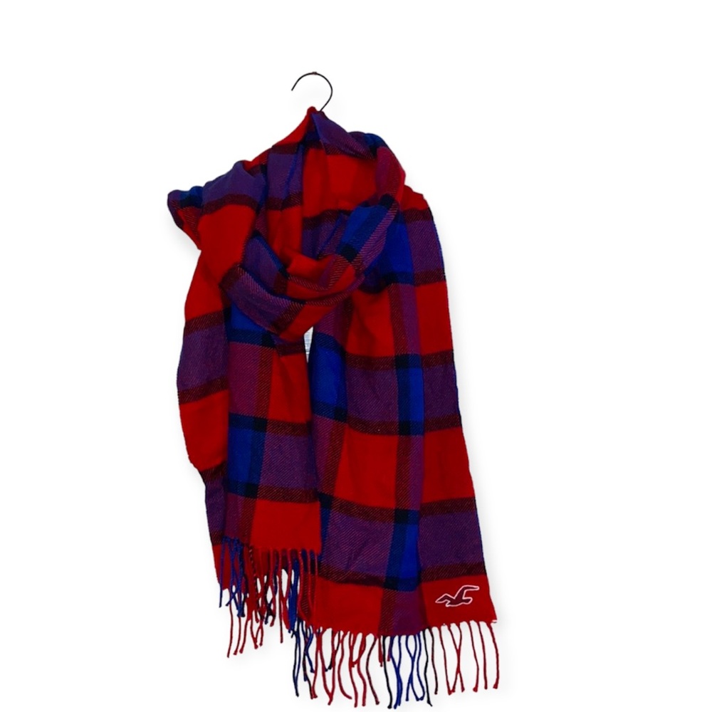 Hollister woman’s plaid scarf